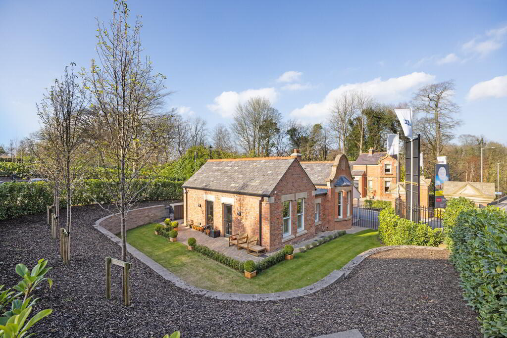 South Gate Lodge, 2 Lady Ishbel Boulevard 26 of 29