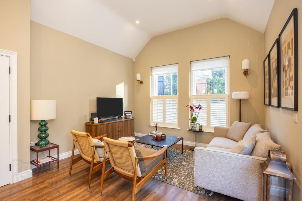 South Gate Lodge, 2 Lady Ishbel Boulevard 11 of 29
