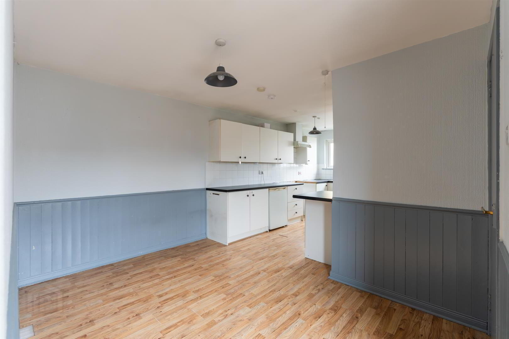 32 Lindisfarne Road 4 of 24