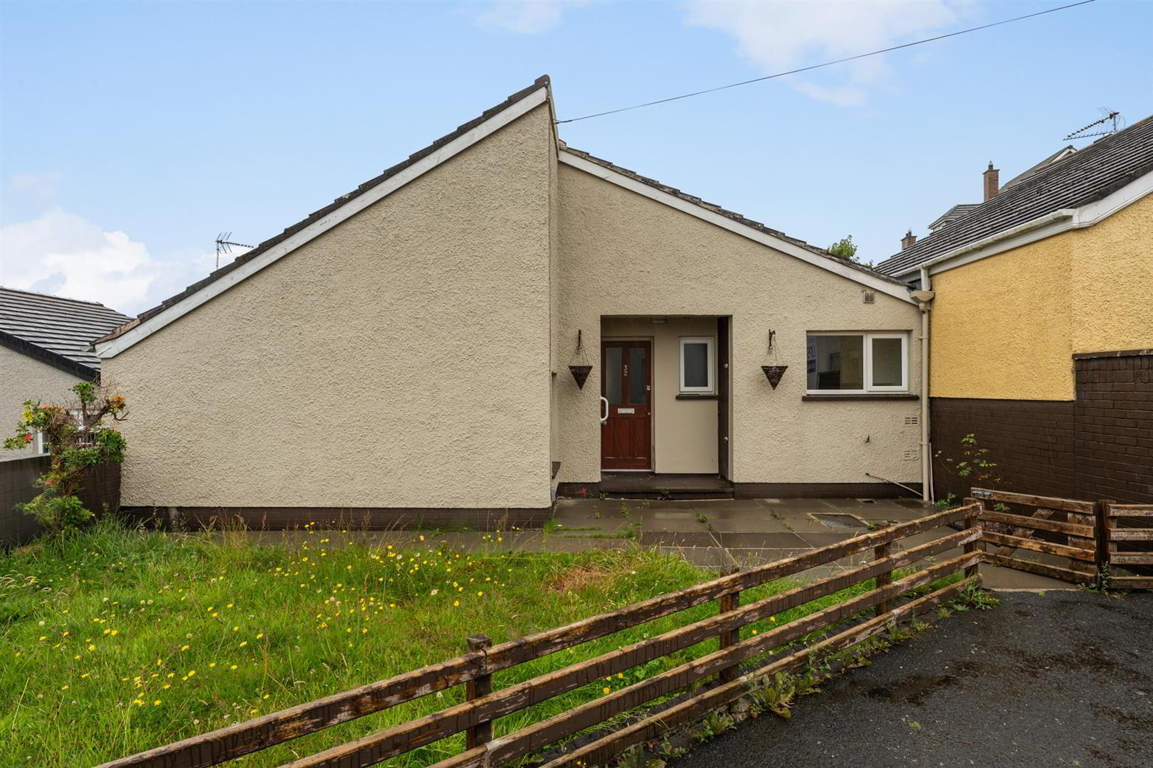 32 Lindisfarne Road 1 of 24