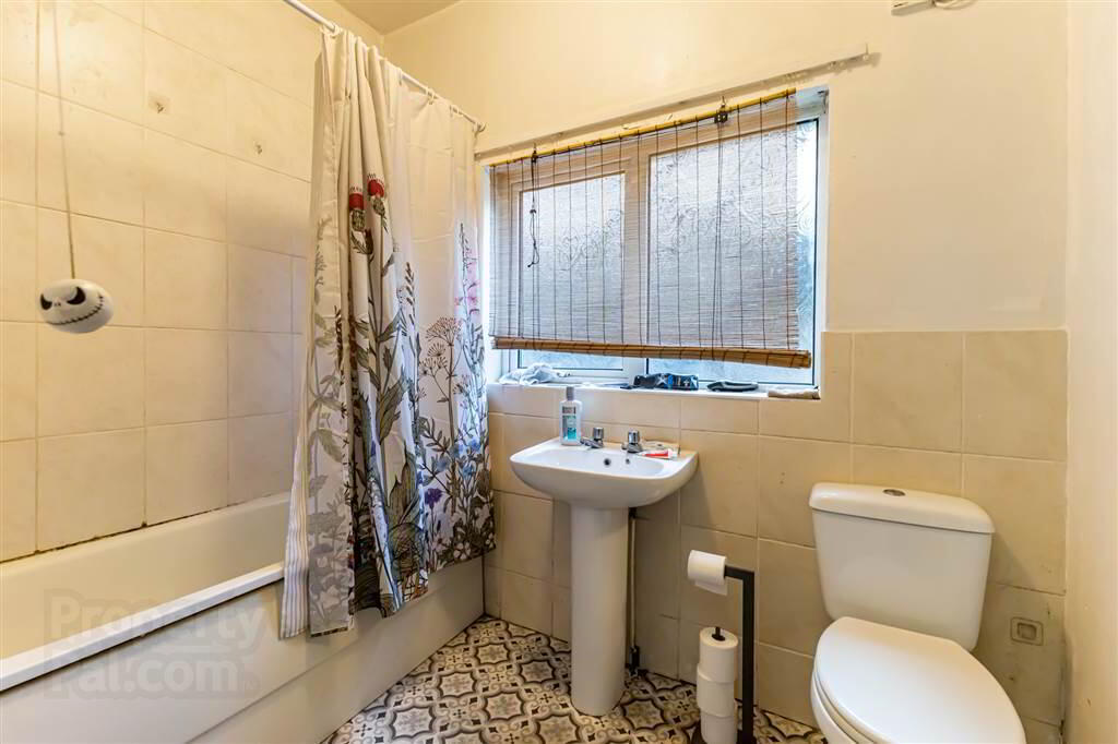83 Wellington Park 7 of 19