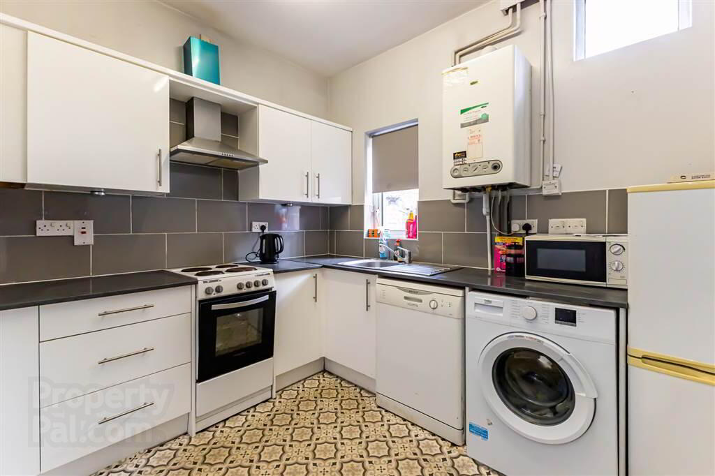 83 Wellington Park 6 of 19