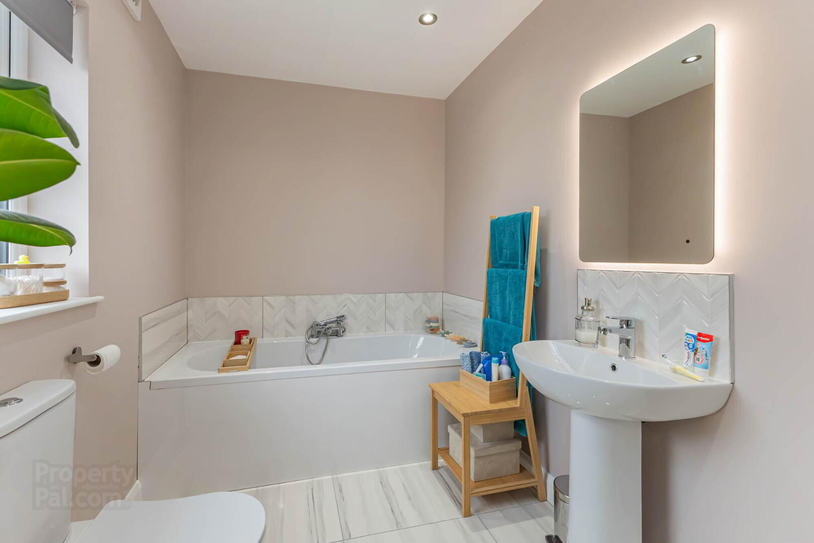 7 Aikins Hill 23 of 28
