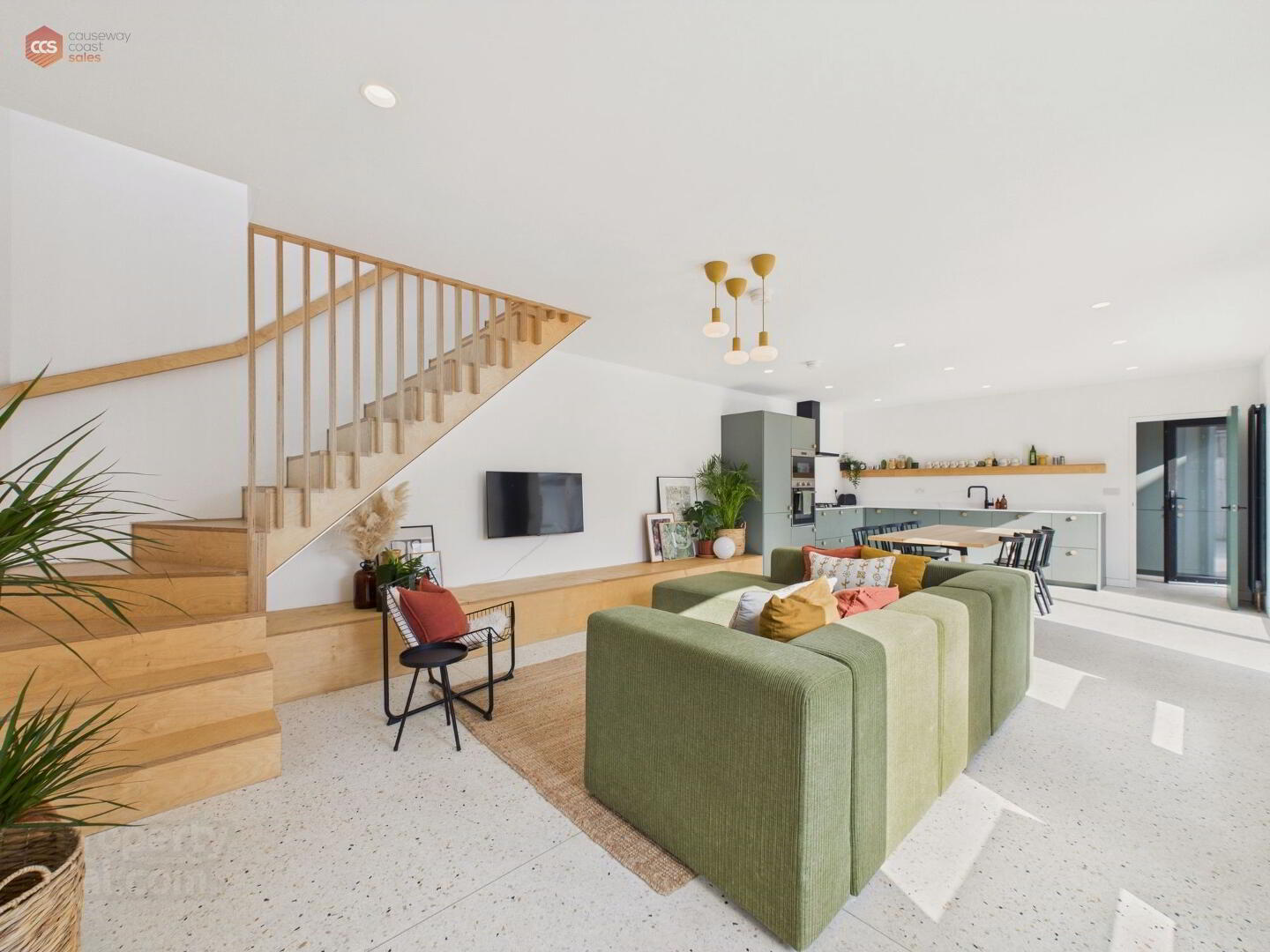 11-15 Eglinton Lane 21 of 43
