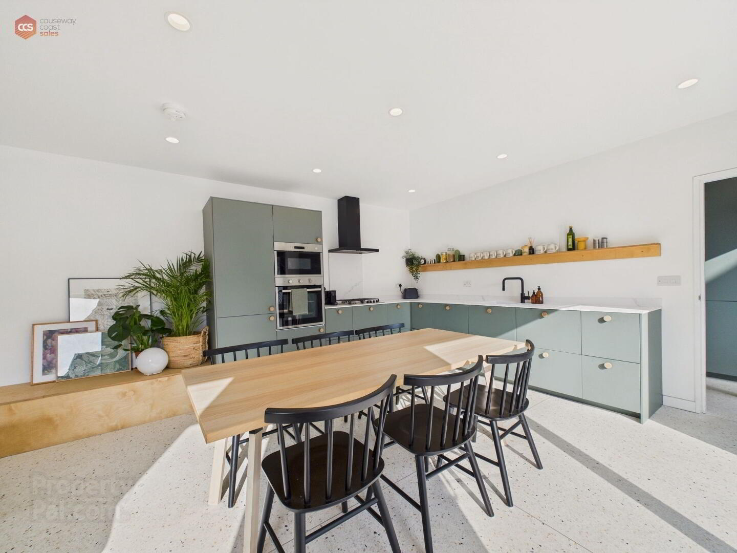 11-15 Eglinton Lane 22 of 43