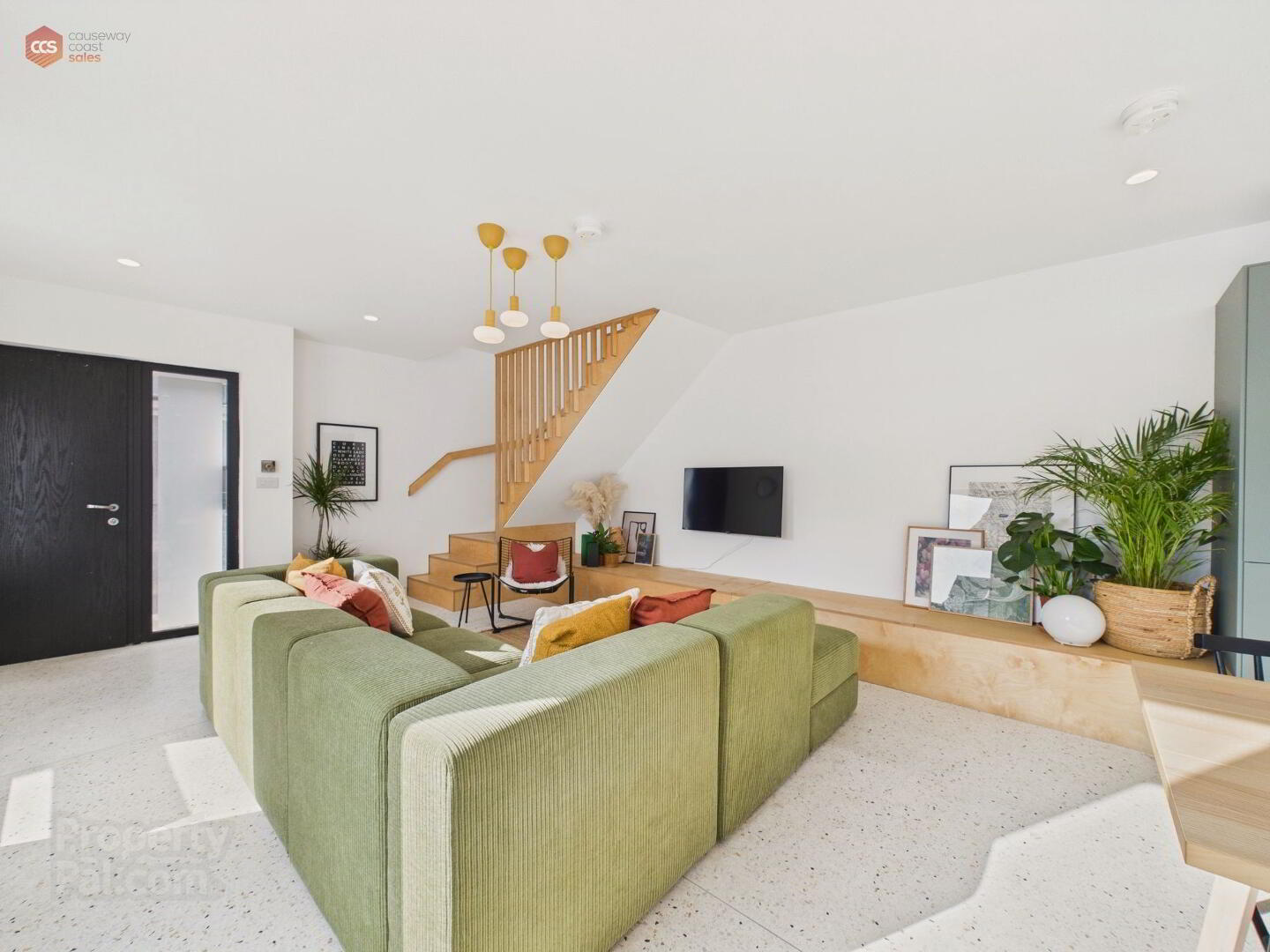 11-15 Eglinton Lane 23 of 43