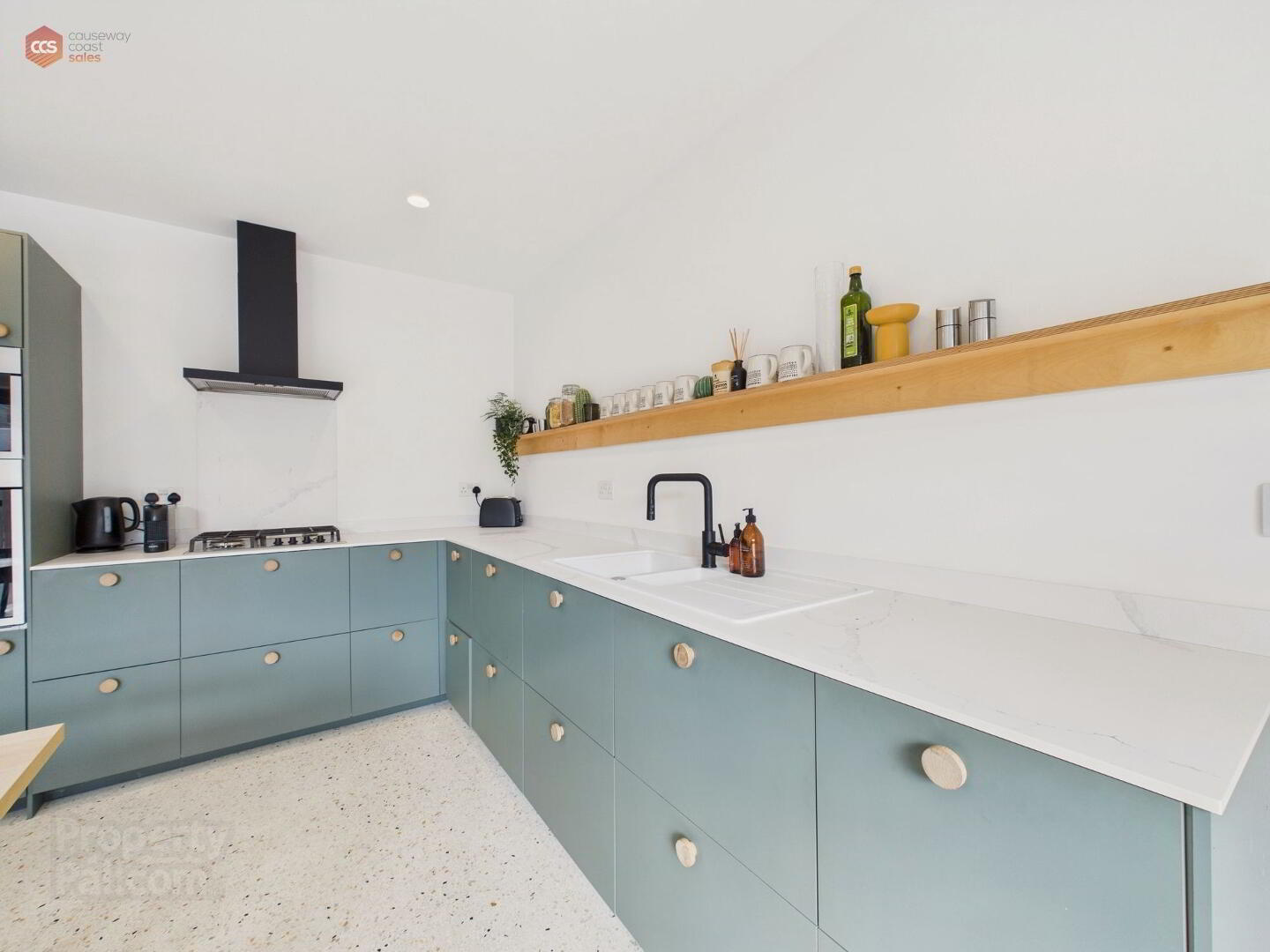 11-15 Eglinton Lane 25 of 43