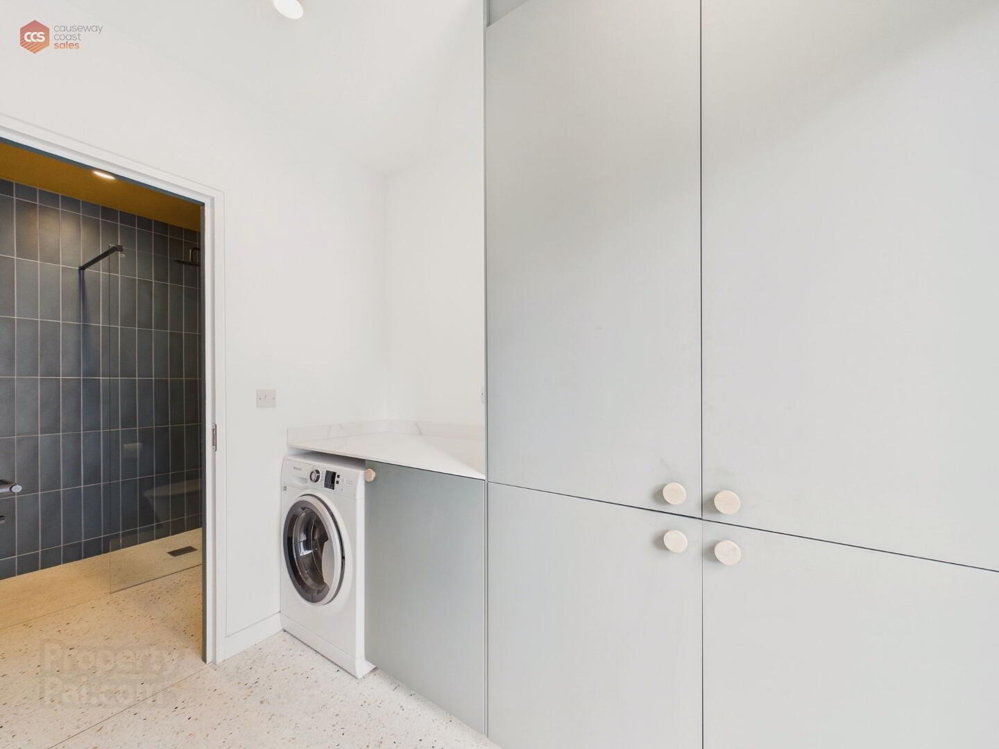 11-15 Eglinton Lane 26 of 43