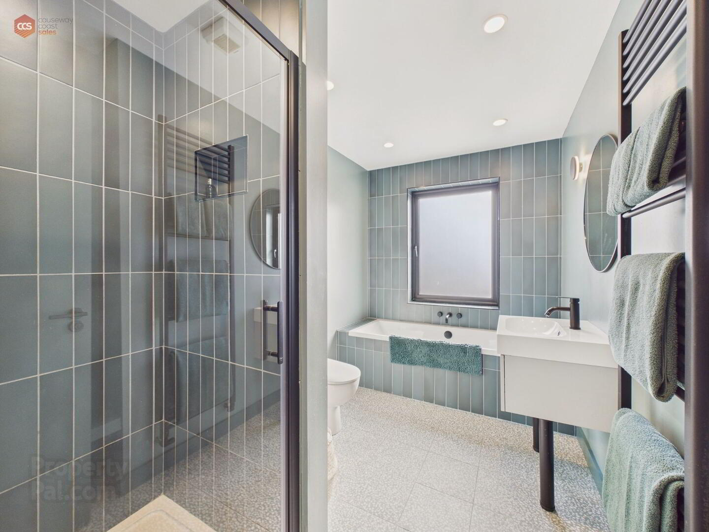 11-15 Eglinton Lane 32 of 43