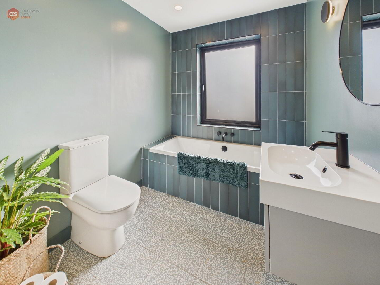 11-15 Eglinton Lane 33 of 43
