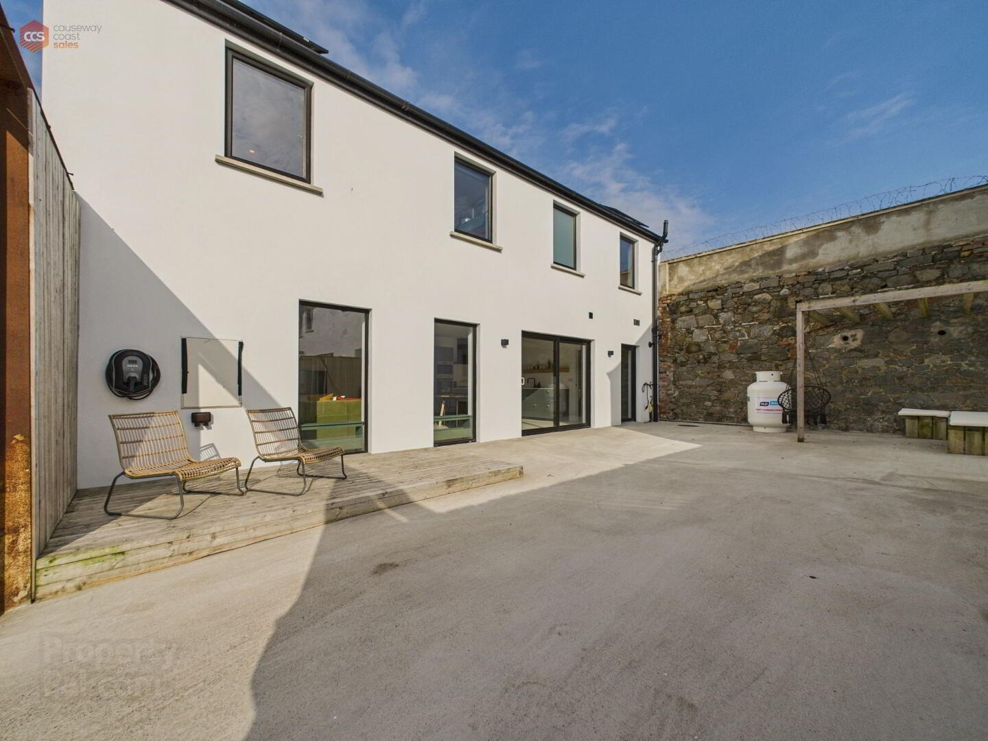 11-15 Eglinton Lane 40 of 43