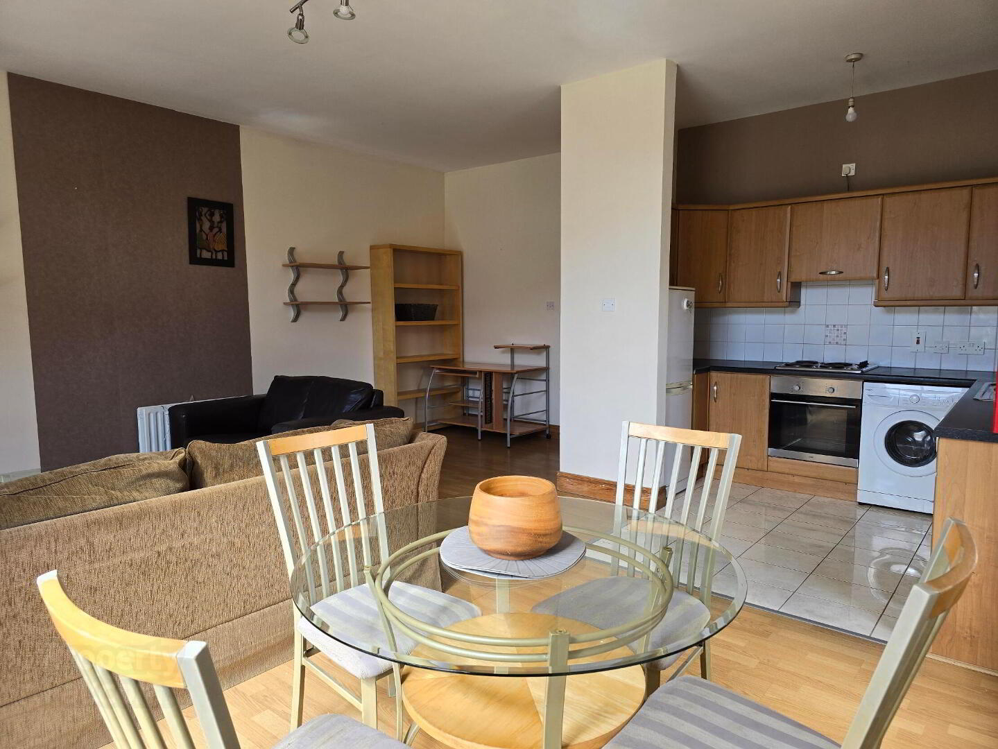 Apt 3, Pakenham Mews 5 of 10