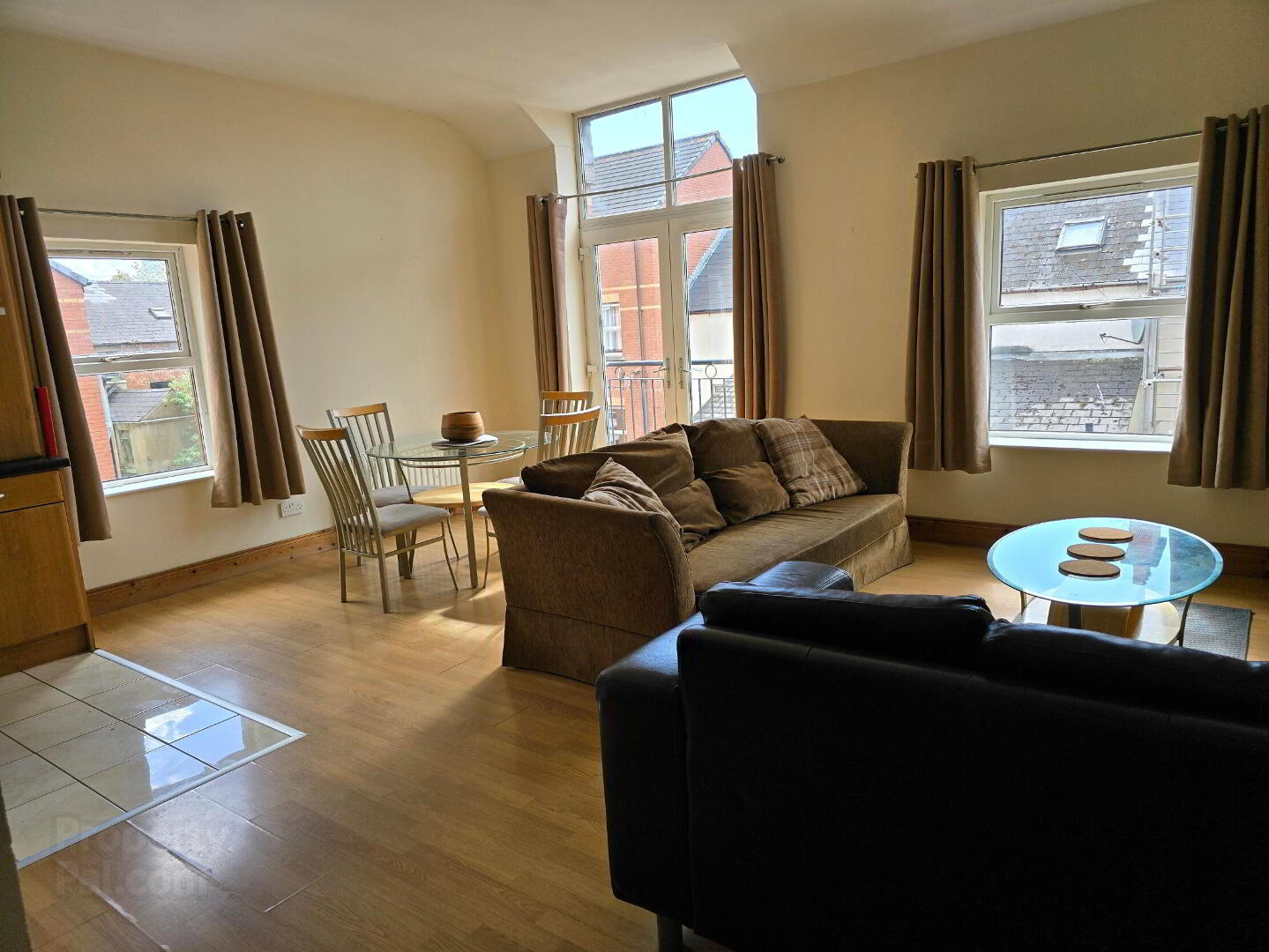Apt 3, Pakenham Mews 4 of 10