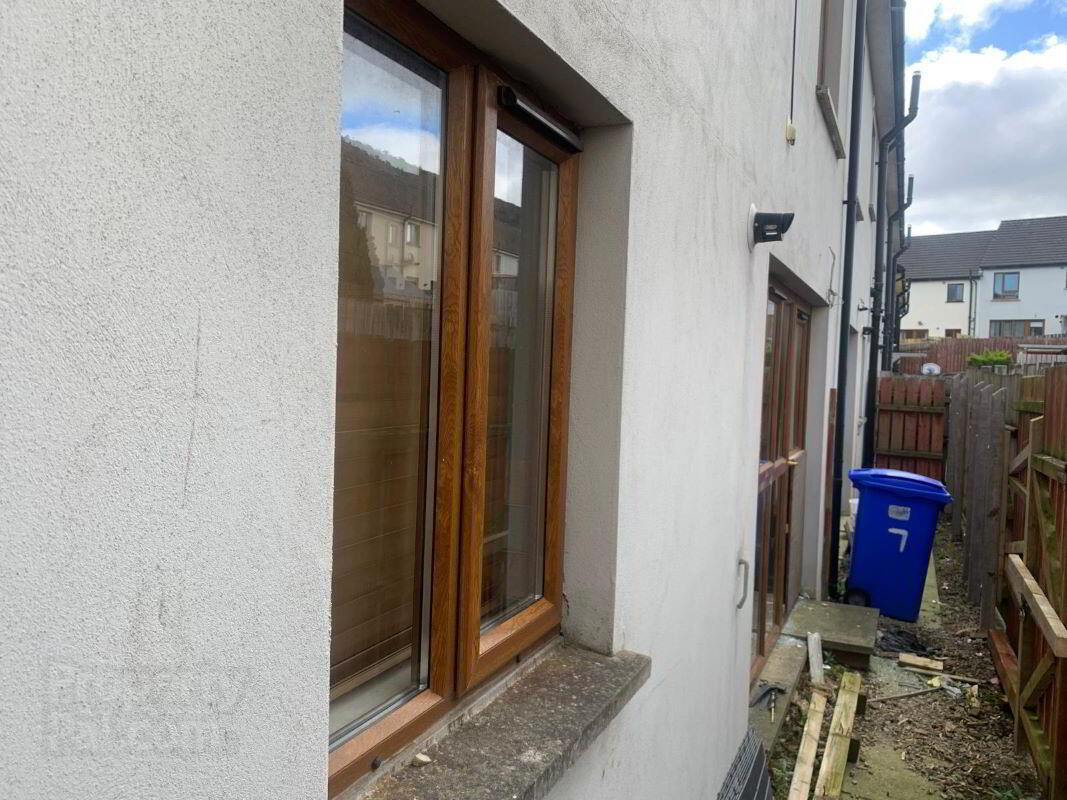 7 Heath Lodge Mews 4 of 5