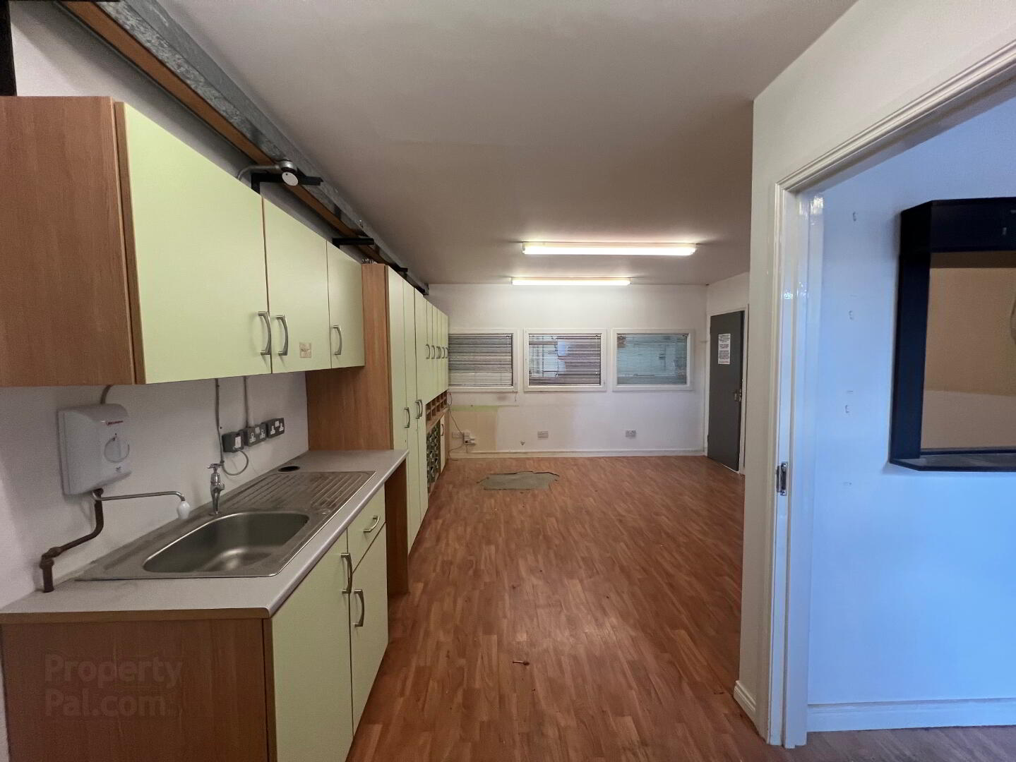 Unit 3 23 Ballymacombs Road 5 of 7
