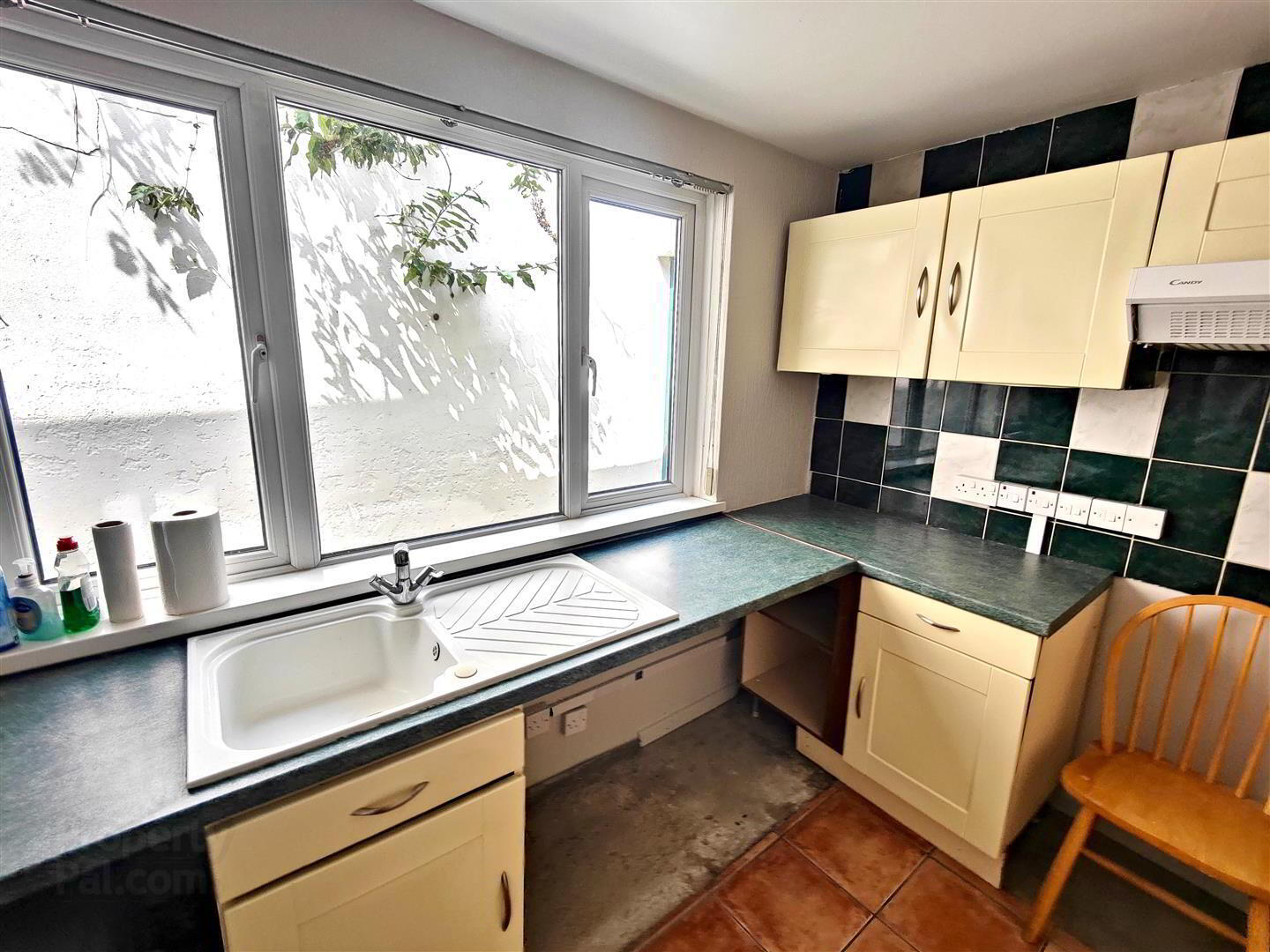73 Willowbank Gardens 11 of 24
