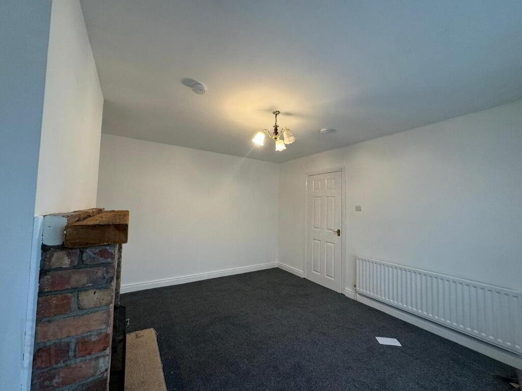 93 Wood Lane 5 of 13