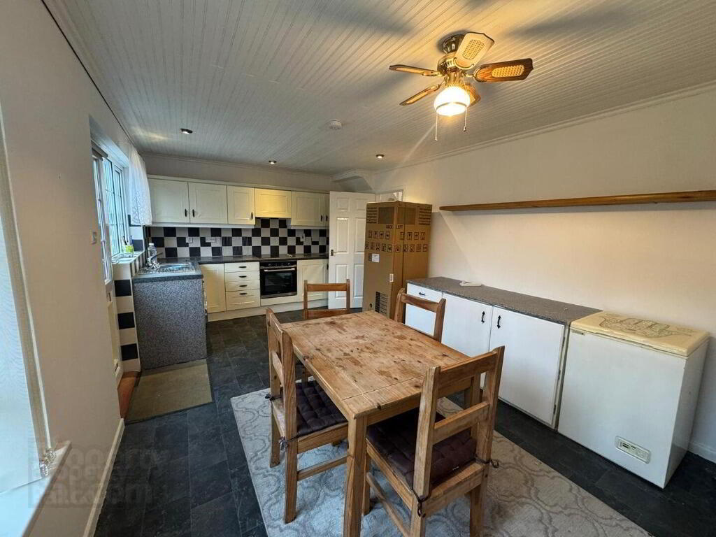 93 Wood Lane 7 of 13