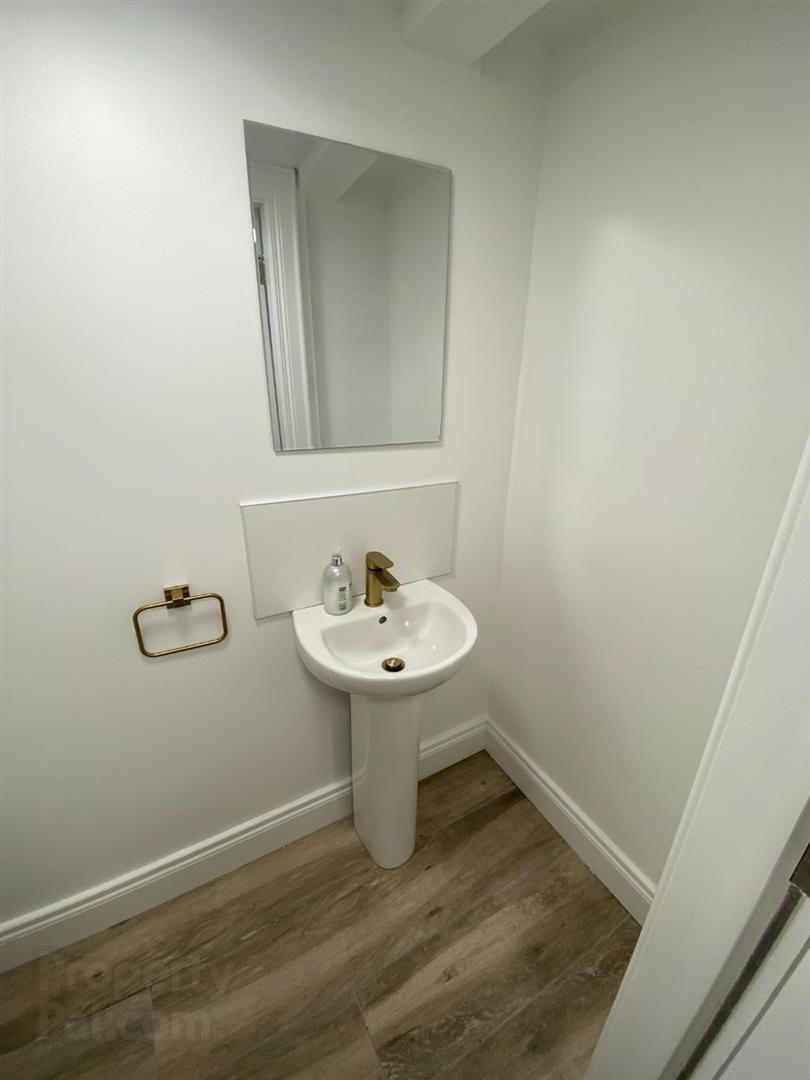 9 Ebrington Terrace ROOM LET 10 of 16