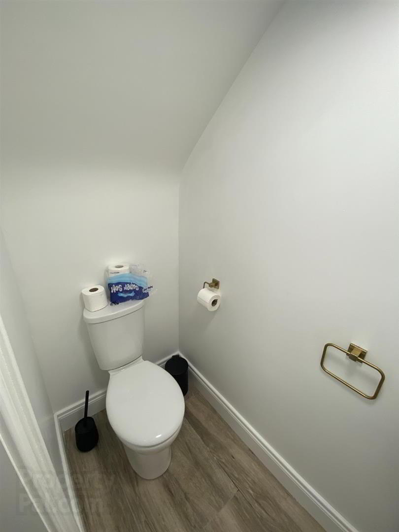 9 Ebrington Terrace ROOM LET 11 of 16