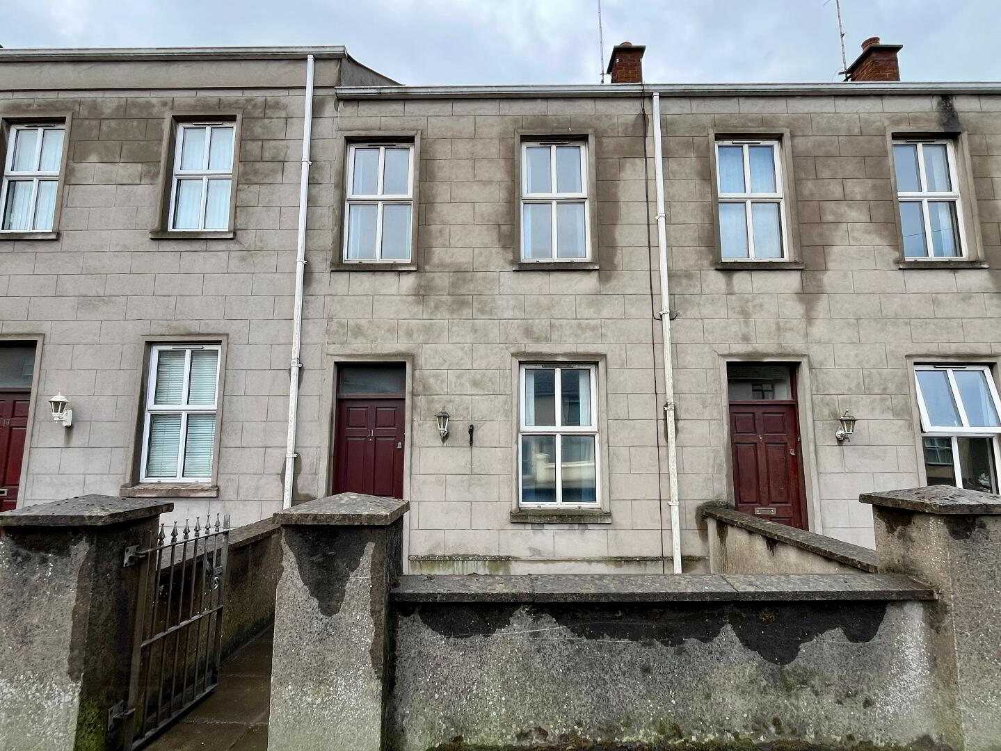 11 Avenue Road 1 of 17