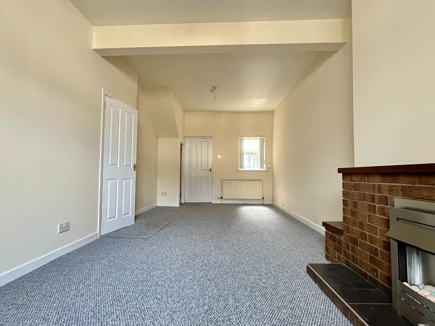 11 Avenue Road 5 of 17