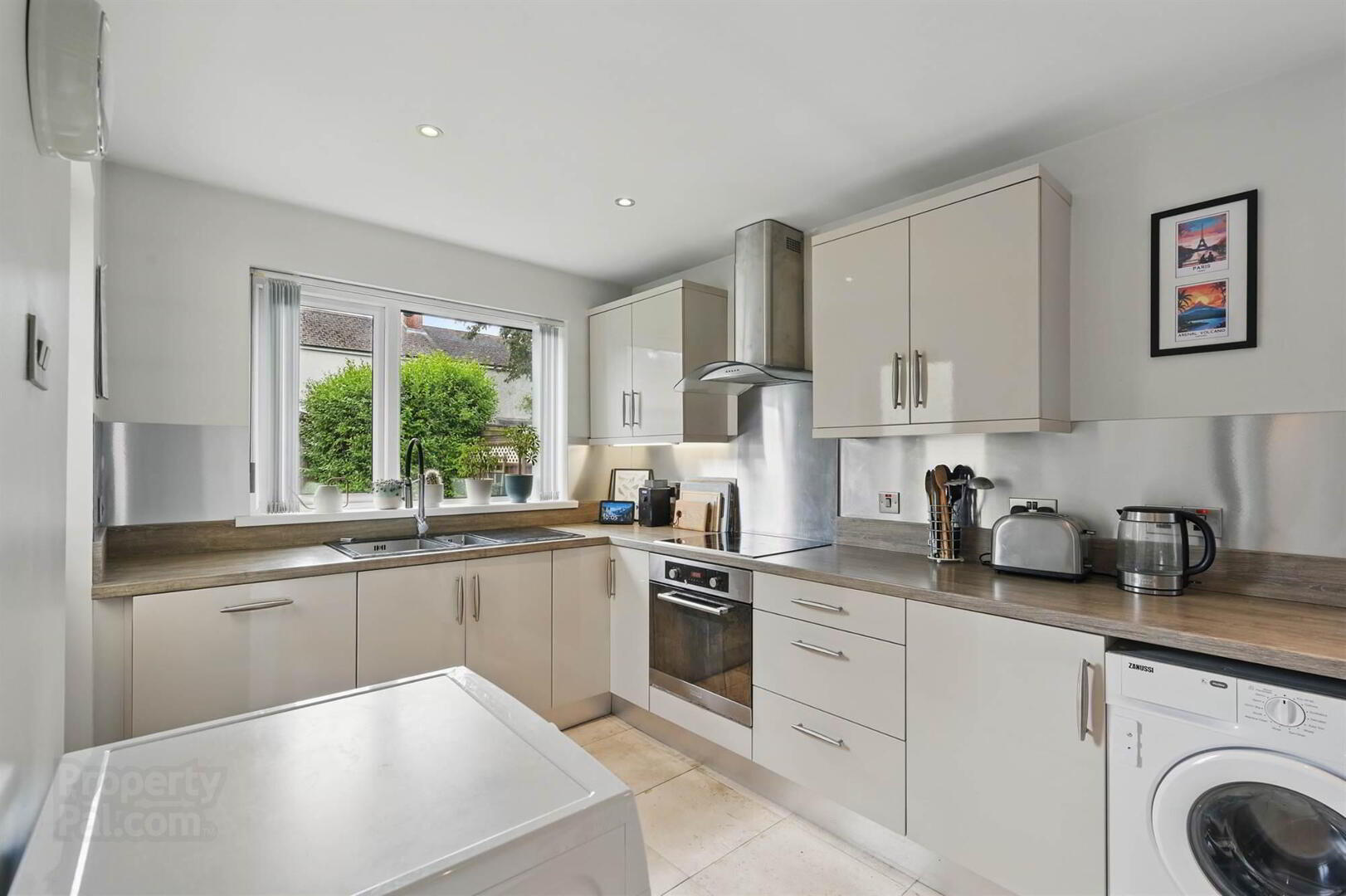 26 Sagimor Gardens 11 of 24