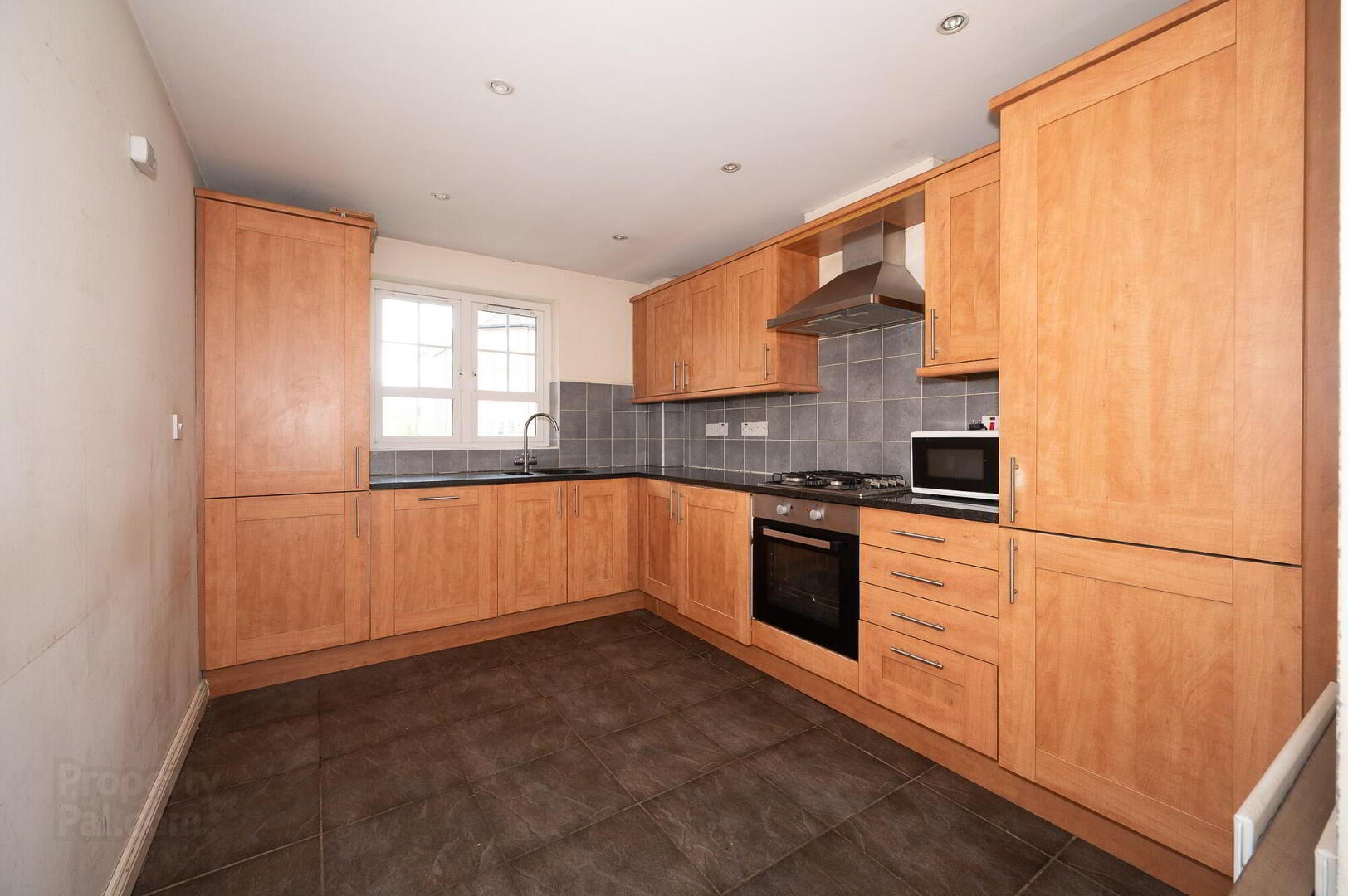 Apt 6 Elm House, 2 Beech Heights 11 of 20