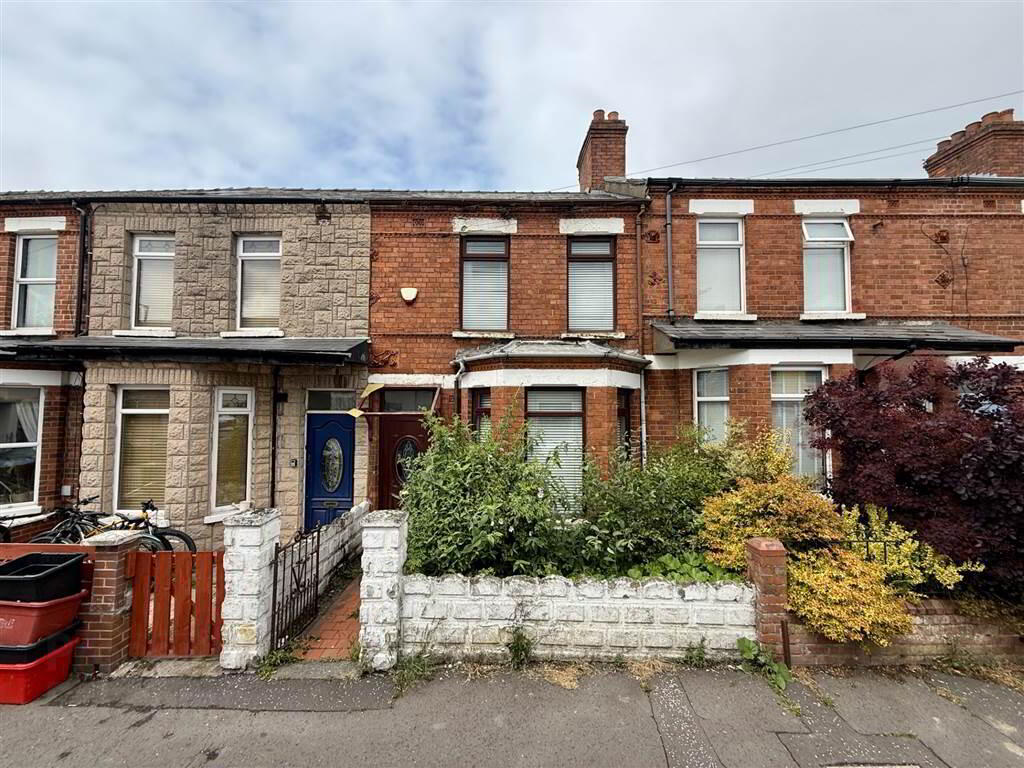 164 Ravenhill Avenue 1 of 13