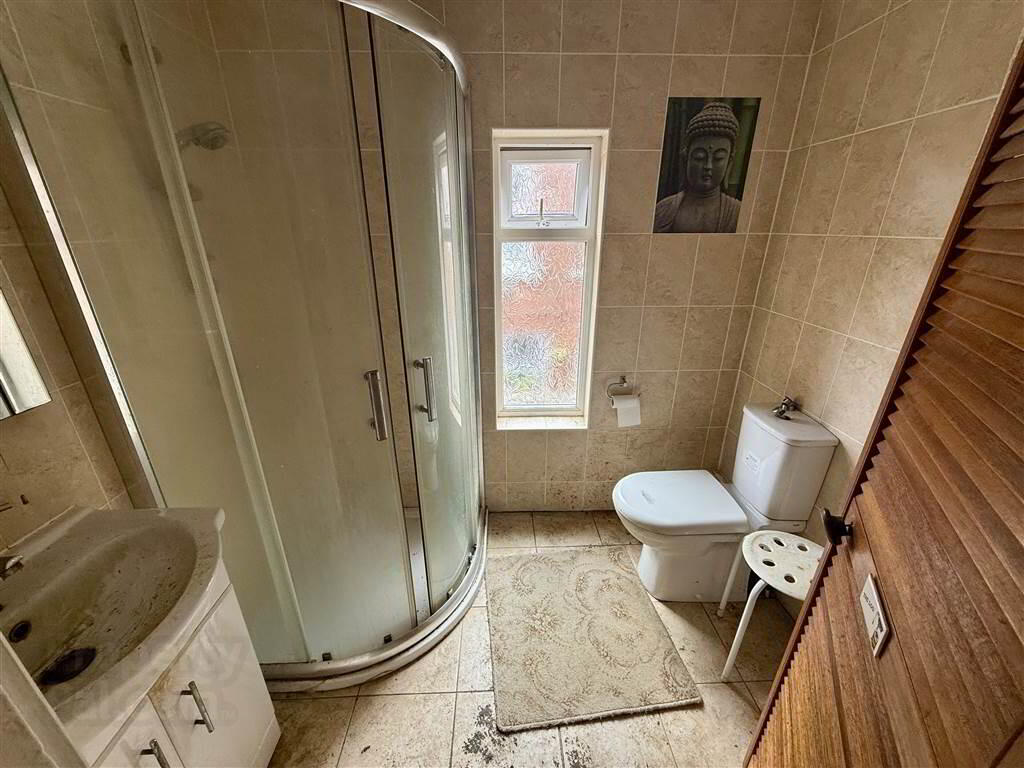 164 Ravenhill Avenue 11 of 13