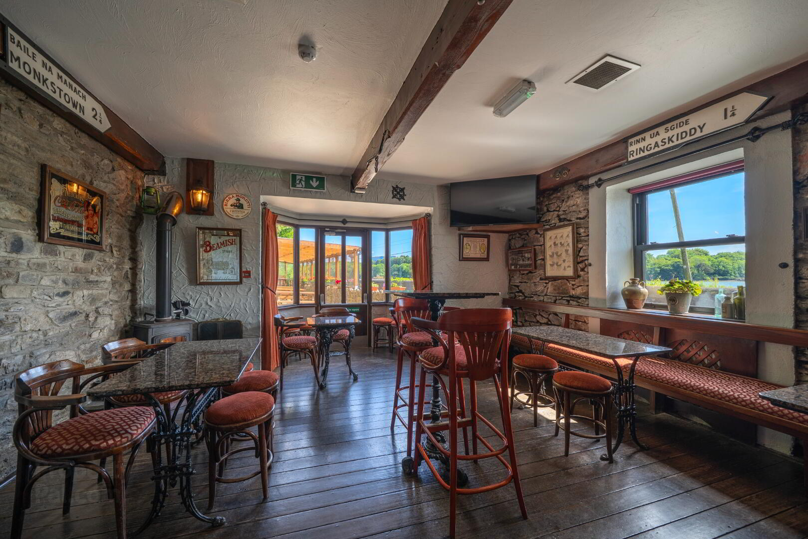 Murphs Pub, Strand Road 13 of 26