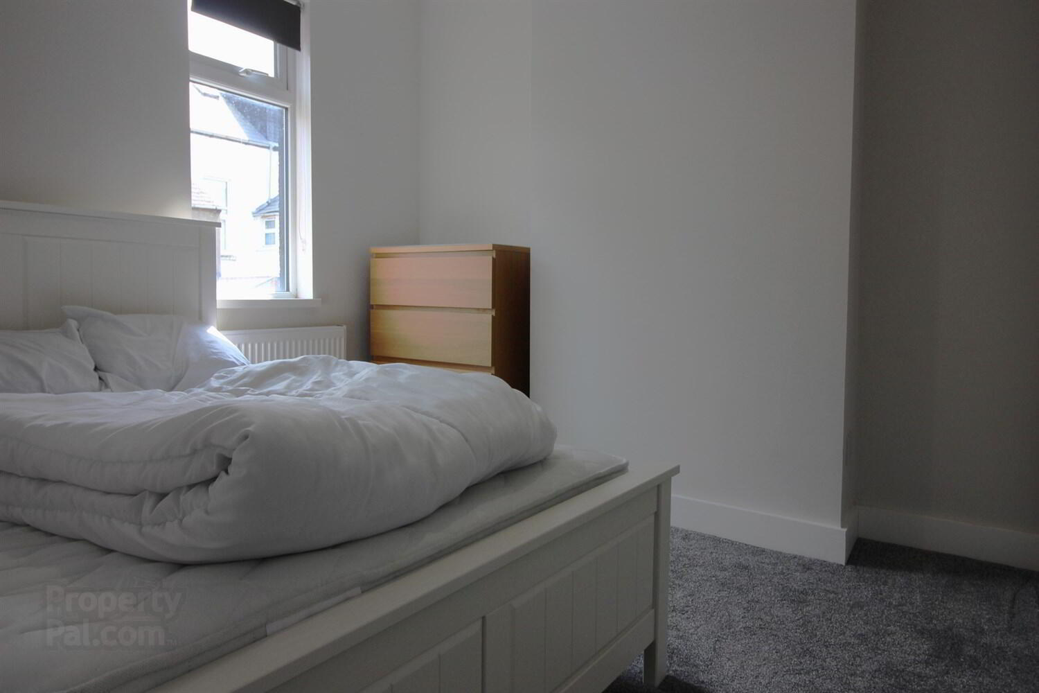 SHORT TERM LET, 4 Windsor Drive 8 of 9
