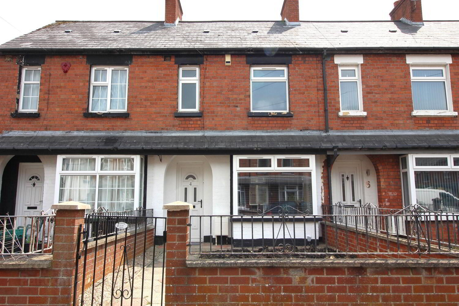 SHORT TERM LET, 4 Windsor Drive 1 of 9