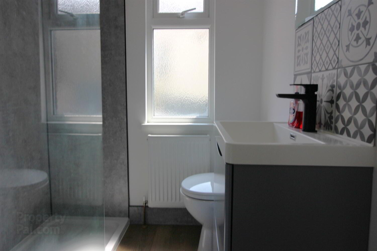 SHORT TERM LET, 4 Windsor Drive 9 of 9