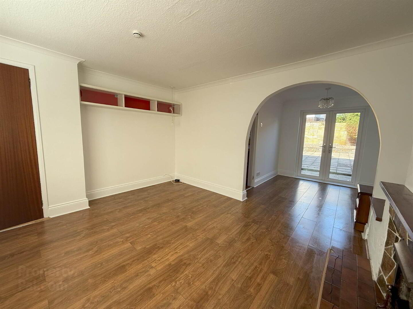 14 Hillview Gardens 4 of 16