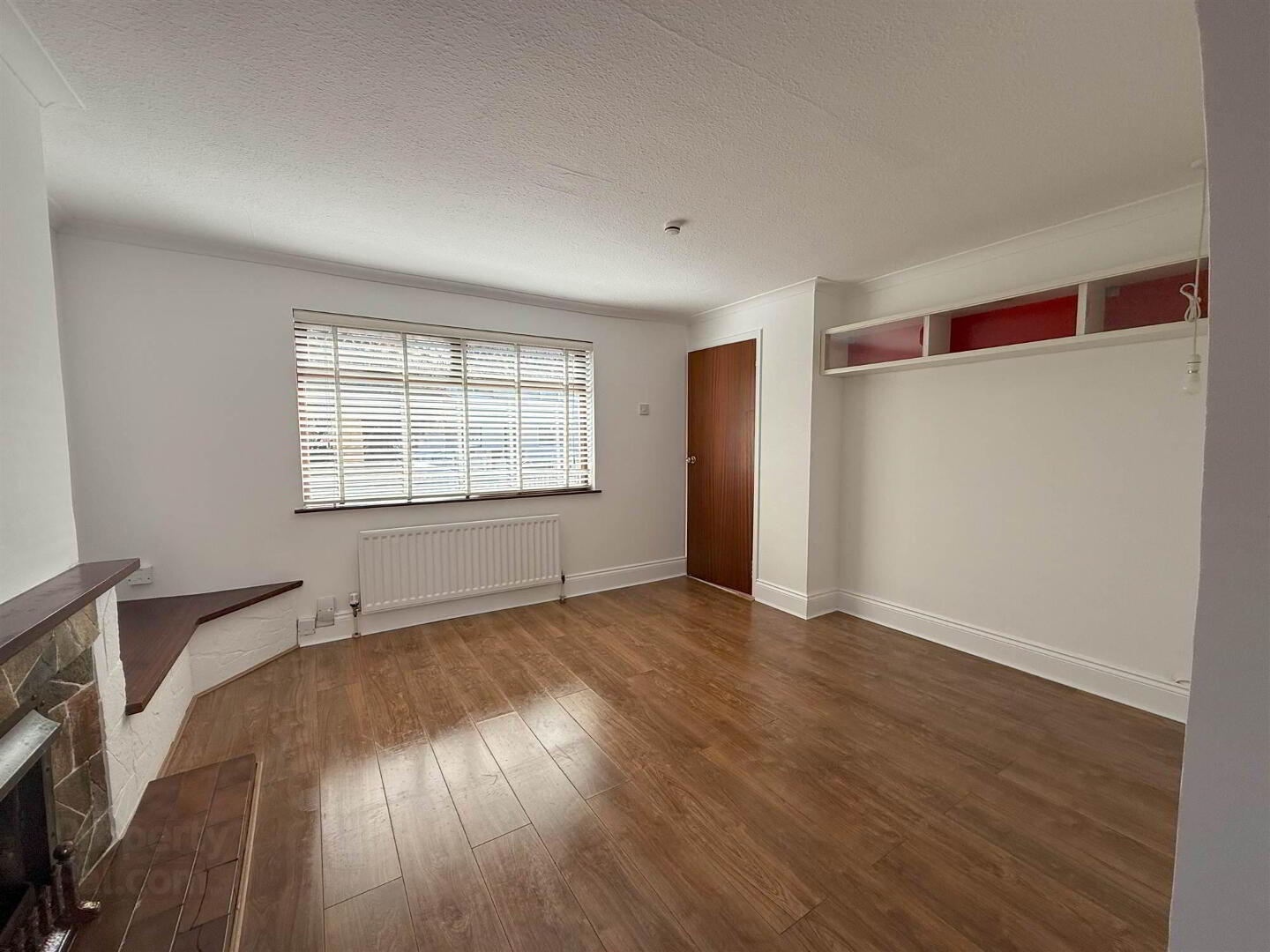 14 Hillview Gardens 5 of 16