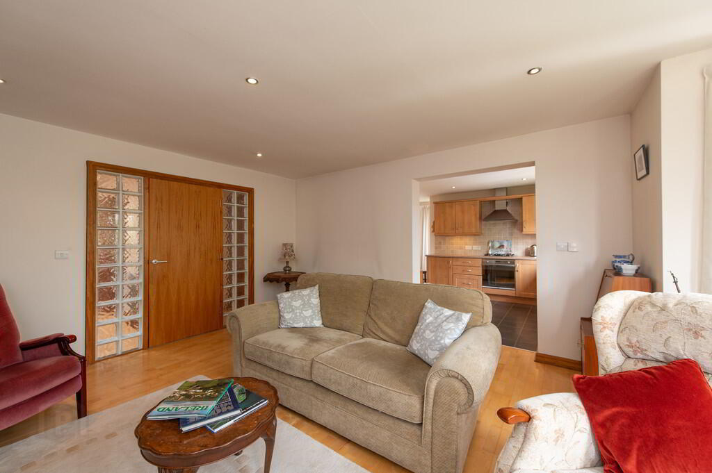 8 Spinnaker Court 3 of 20