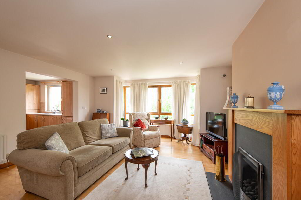 8 Spinnaker Court 4 of 20