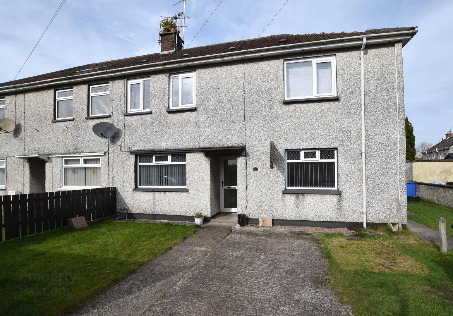 31 Lisbane Drive 1 of 19