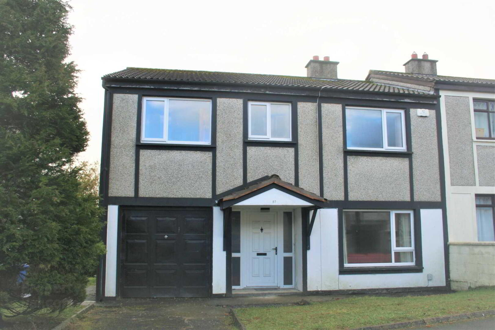 87 Meadowbank Park 1 of 14