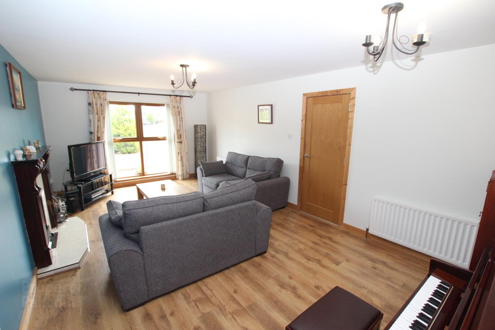 8 Blackthorn Road 7 of 24