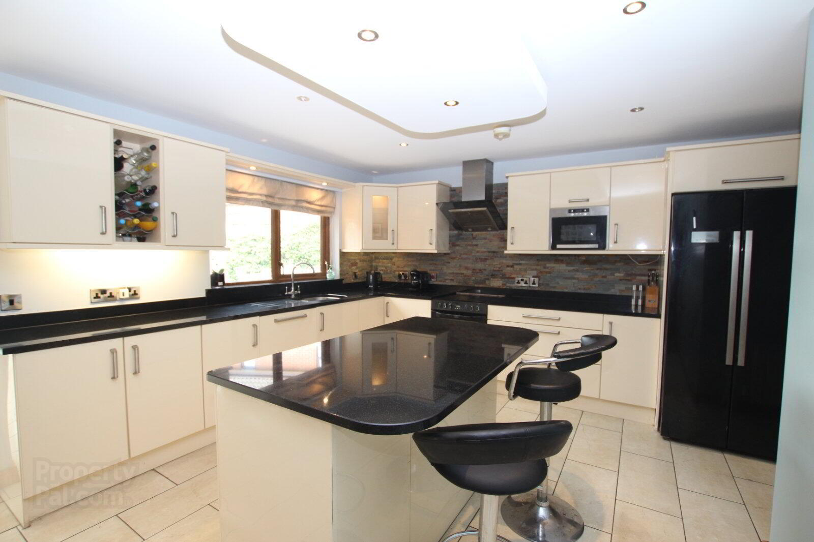8 Blackthorn Road 10 of 24