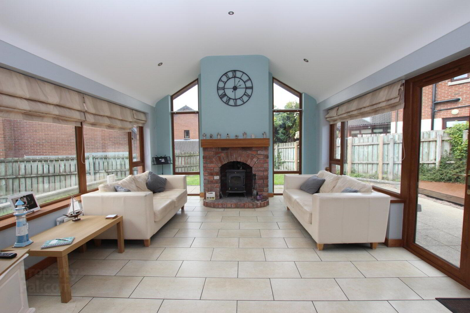 8 Blackthorn Road 11 of 24