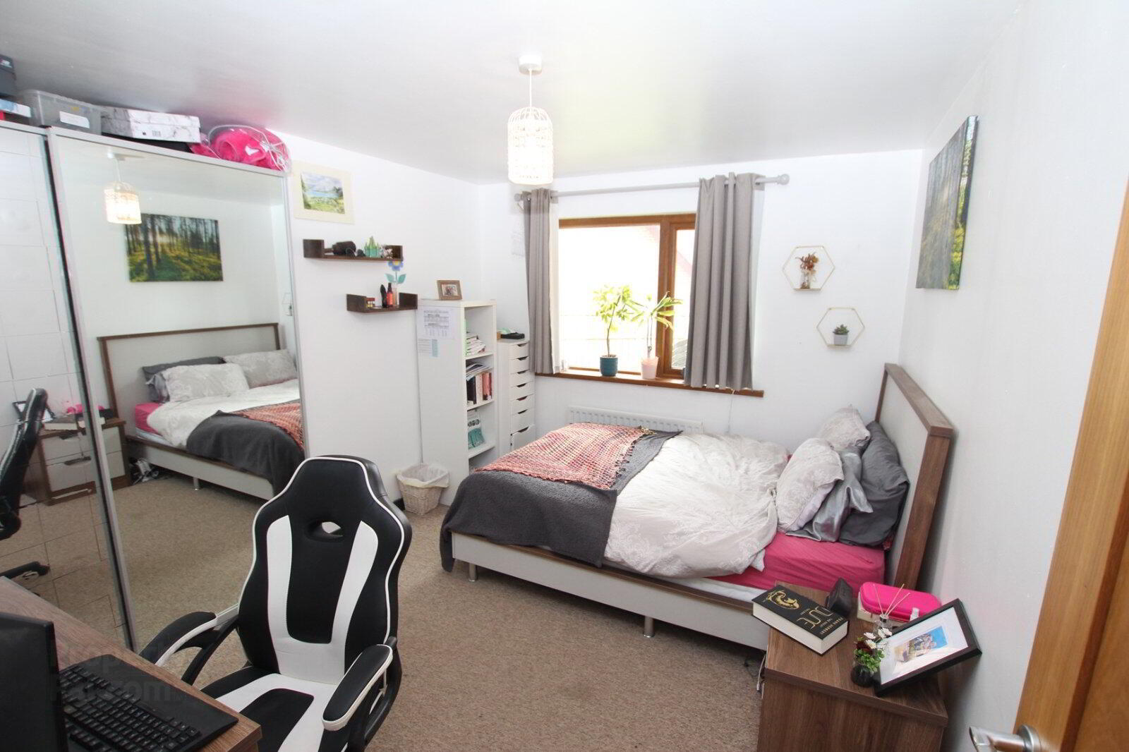 8 Blackthorn Road 18 of 24