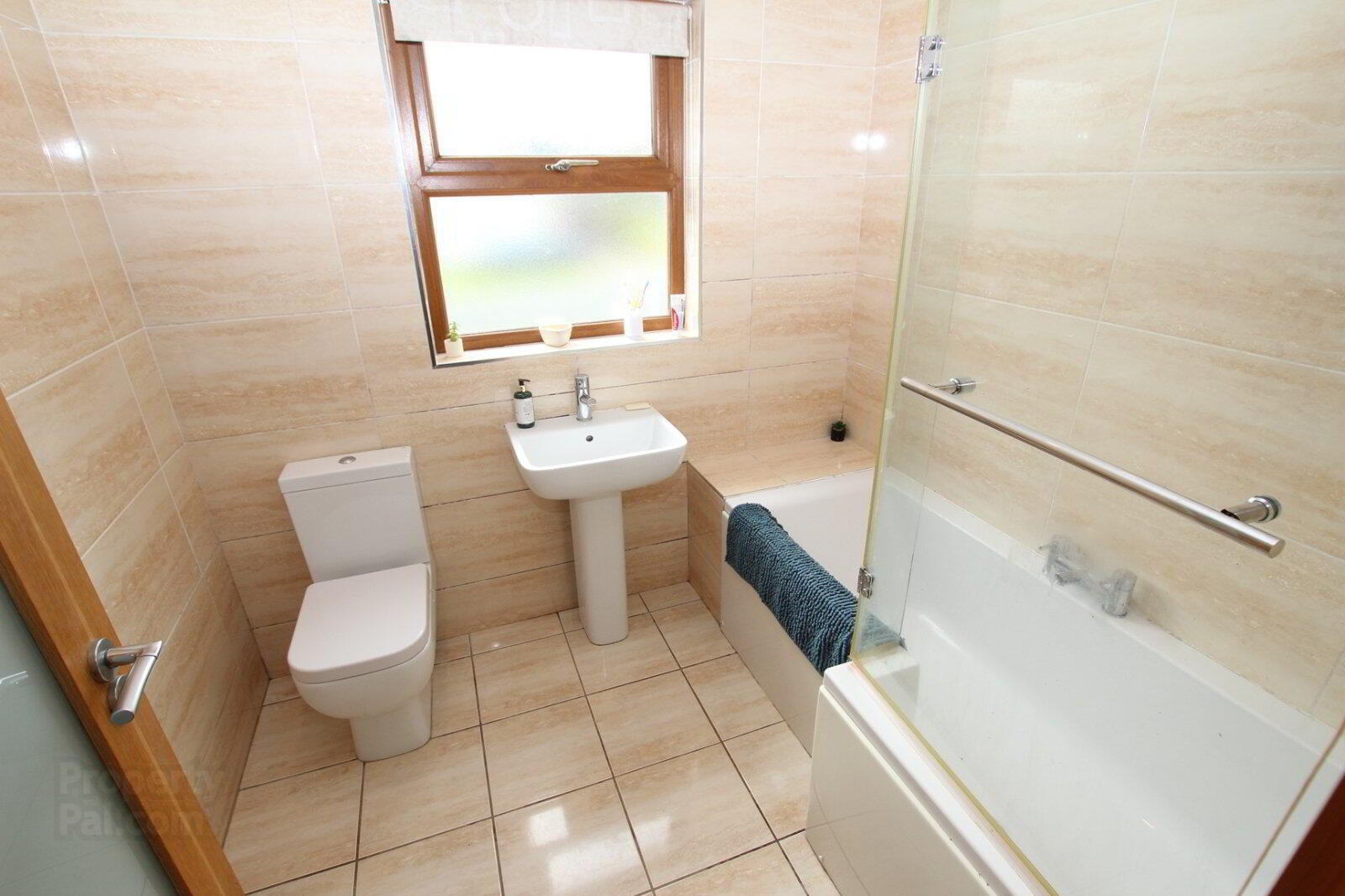 8 Blackthorn Road 19 of 24
