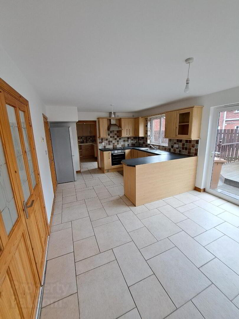 74 Larkfield Meadows 6 of 27