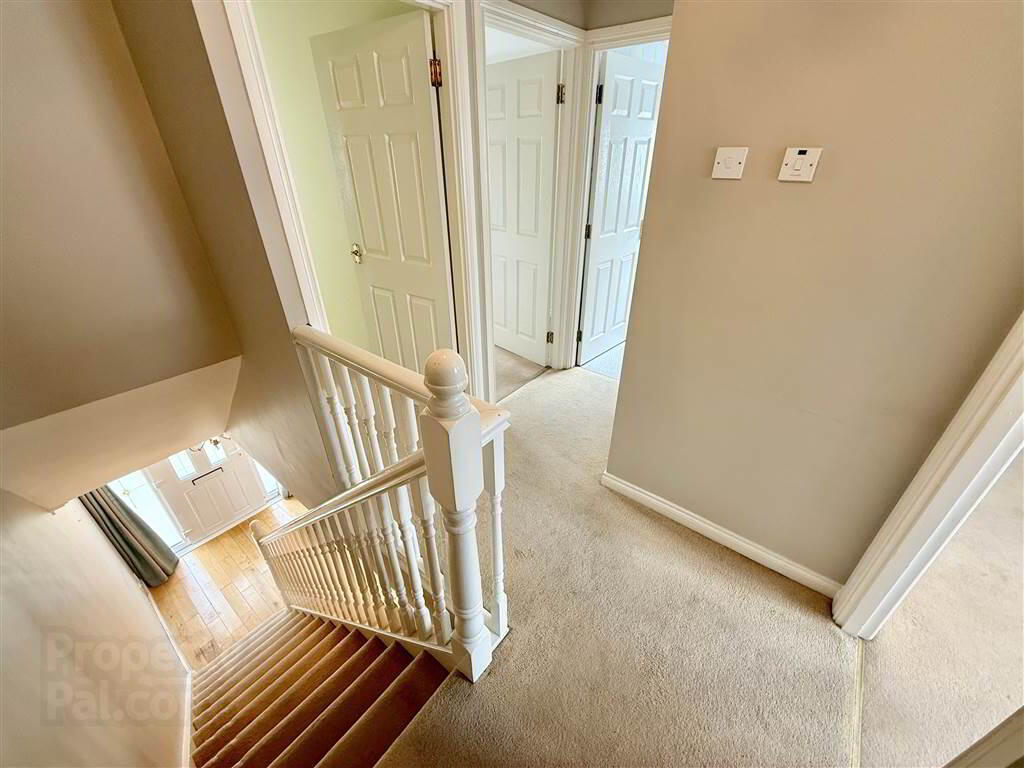 29 Millar Street 7 of 13