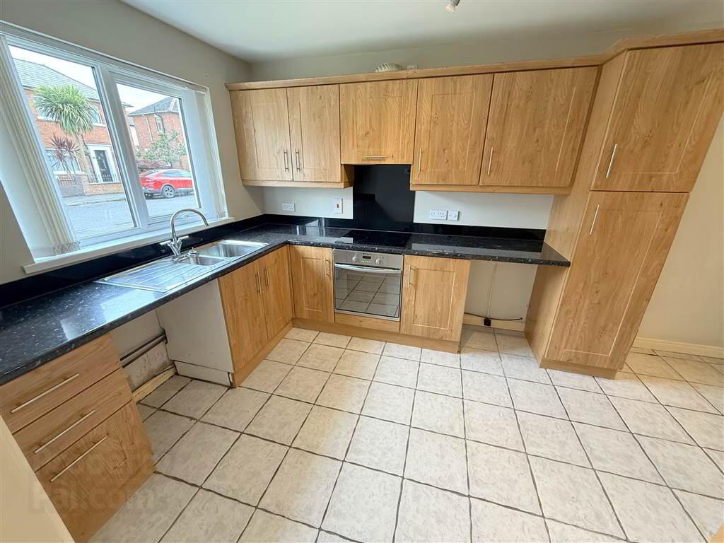 29 Millar Street 3 of 13