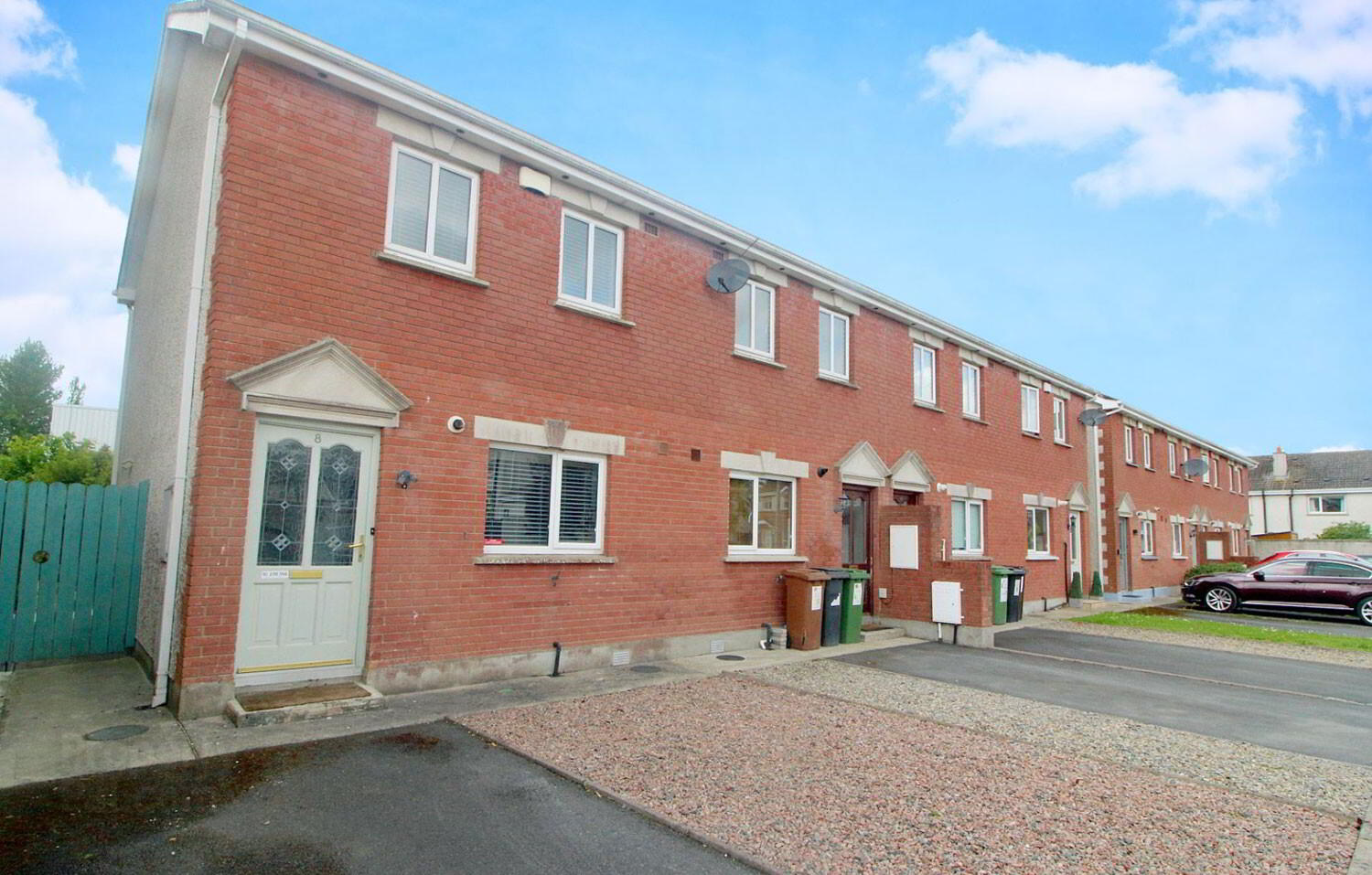 8 Edenhill 1 of 16