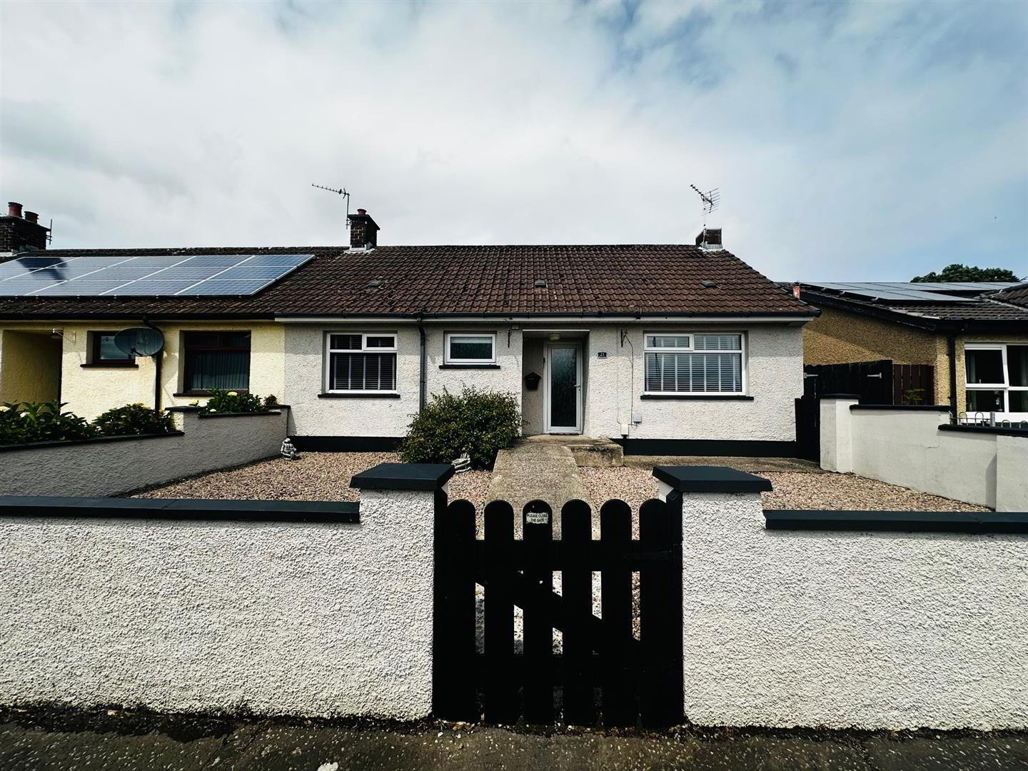 21 Coolderry Gardens 1 of 11